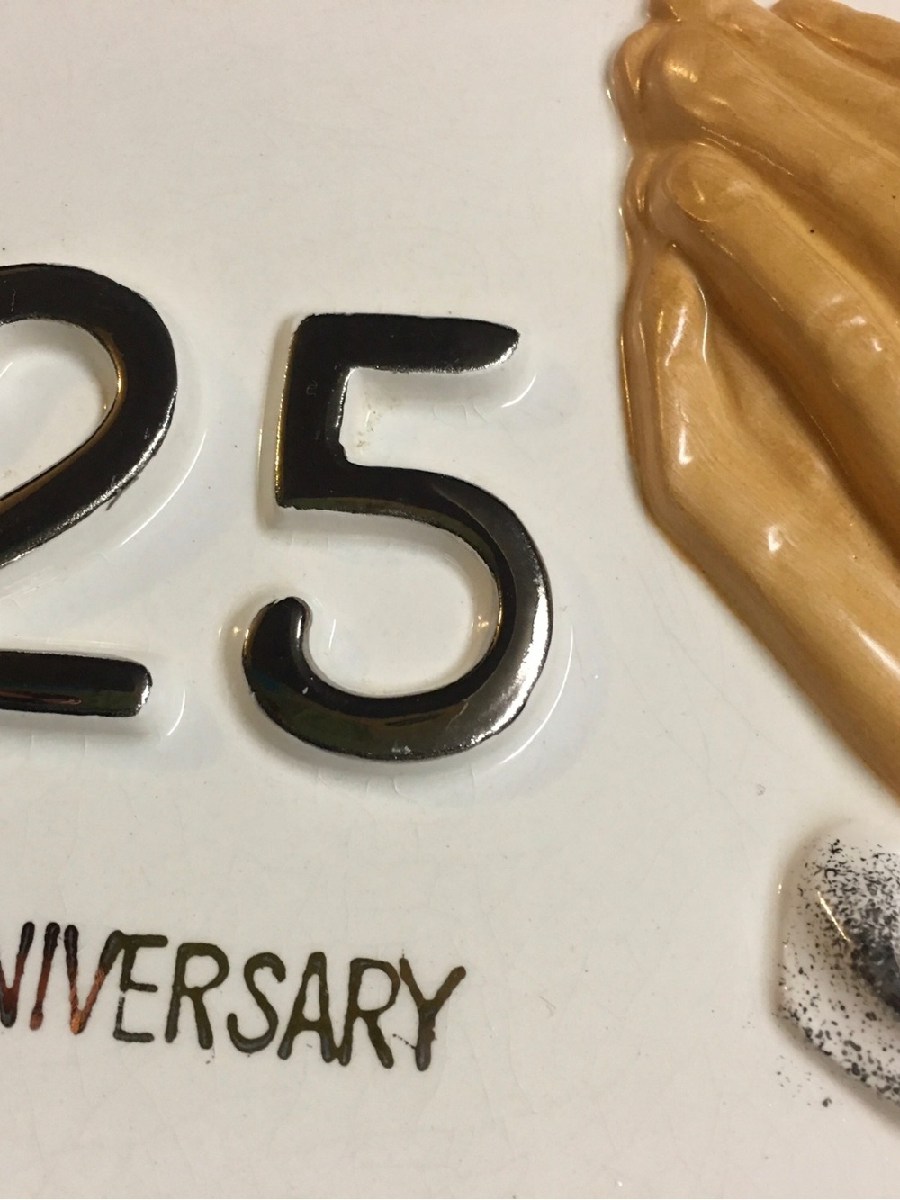 25th Anniversary Ceramic Plaque with Praying Hands - White & Tan - Picture 2 of 10